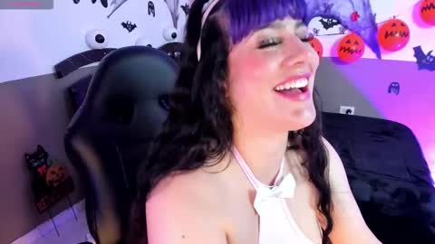 Snapshot of monse_luu chatting on October 29, 2025, 5:10 am Lu online show from October 29, 2025, 5:10 am