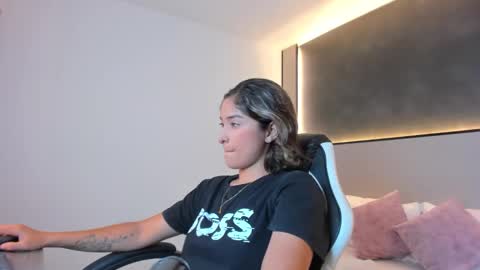Snapshot of monserrat_blanco chatting on September 10, 2025, 2:33 am M O N S E online show from September 10, 2025, 2:33 am
