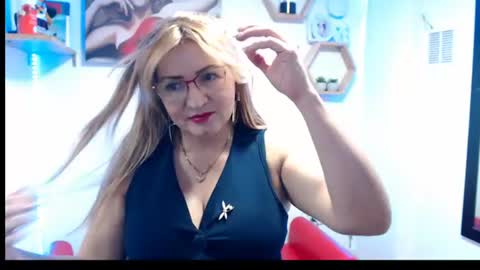 monserrat_diva online show from June 14, 2026, 6:21 pm
