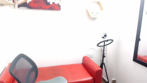 monserrat_diva online show from July 28, 2026, 8:01 pm