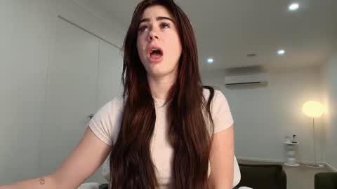 Snapshot of monslifex chatting on October 28, 2025, 10:12 pm Mons life online show from October 28, 2025, 10:12 pm