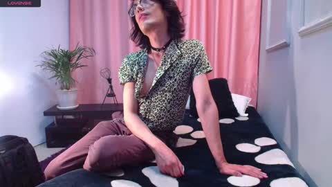 Linda Darling online show from December 20, 2025, 7:15 am