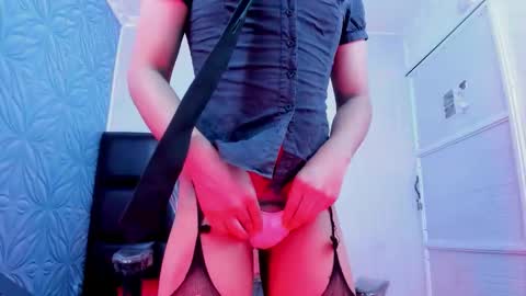 monthiee online show from September 9, 2025, 1:38 am