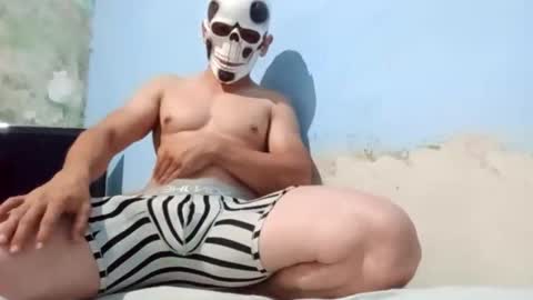 montoyar878 online show from November 24, 2025, 2:33 am