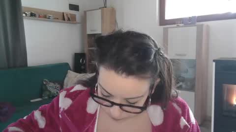 Monse online show from February 6, 2025, 10:37 am