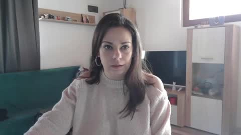 Monse online show from February 11, 2025, 10:59 am