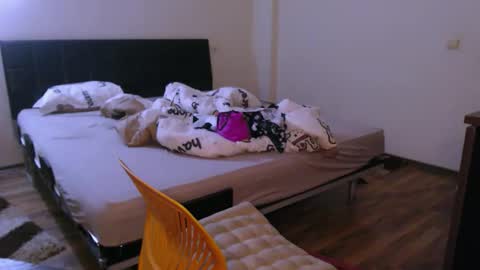 Monse online show from October 16, 2025, 8:21 pm