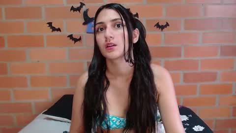 Snapshot of montserrat_jay chatting on October 25, 2025, 2:24 pm Luisa online show from October 25, 2025, 2:24 pm