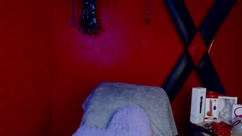 Monttserratt online show from December 19, 2024, 10:42 pm