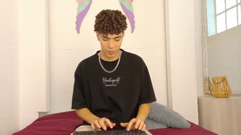 Snapshot of monyel_blake chatting on July 6, 2026, 11:40 am online show from July 6, 2026, 11:40 am