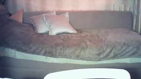 moodiemira online show from March 6, 2026, 4:36 pm