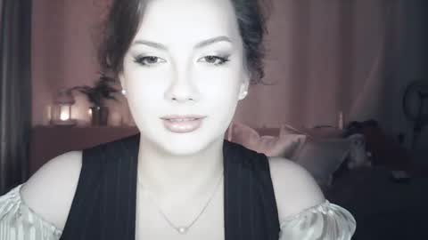 moodiemira online show from May 17, 2026, 6:59 pm
