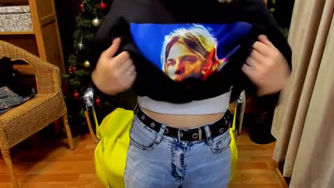 Snapshot of moon13152 chatting on January 2, 2025, 12:13 am Katrin online show from January 2, 2025, 12:13 am