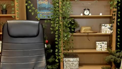 Snapshot of moon13152 chatting on January 25, 2025, 11:54 pm Katrin online show from January 25, 2025, 11:54 pm