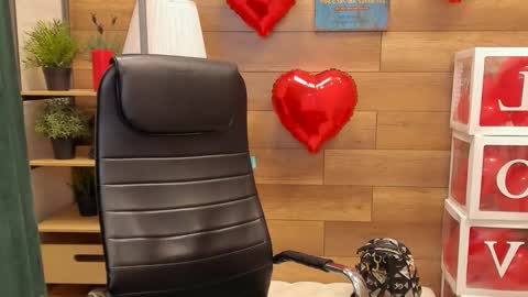 Snapshot of moon13152 chatting on February 18, 2025, 6:58 pm Katrin online show from February 18, 2025, 6:58 pm