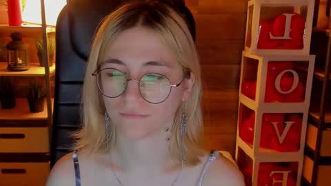 Snapshot of moon13152 chatting on March 9, 2025, 6:00 pm Katrin online show from March 9, 2025, 6:00 pm