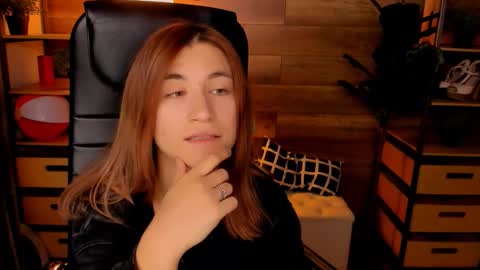 Snapshot of moon13152 chatting on October 1, 2025, 8:48 pm Katrin online show from October 1, 2025, 8:48 pm