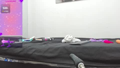 Snapshot of moon78max chatting on September 24, 2025, 11:35 am moon78max online show from September 24, 2025, 11:35 am