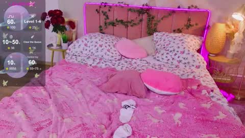 Snapshot of moon__bunny chatting on October 3, 2025, 4:59 pm Moon  Bunny online show from October 3, 2025, 4:59 pm