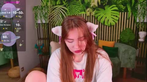 Snapshot of moon__bunny chatting on October 19, 2025, 4:07 pm Moon  Bunny online show from October 19, 2025, 4:07 pm