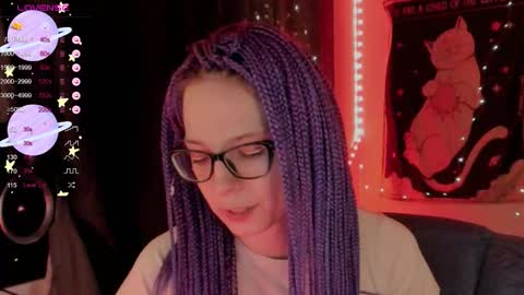 Snapshot of moon__girl chatting on October 8, 2025, 8:17 pm Roxy online show from October 8, 2025, 8:17 pm