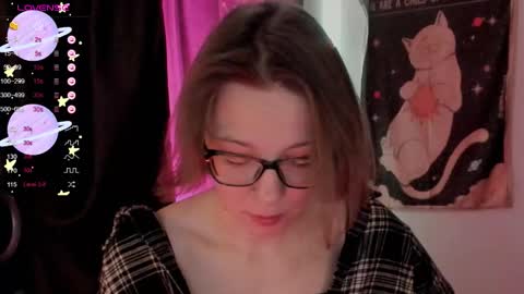 Snapshot of moon__girl chatting on November 2, 2025, 9:50 pm Roxy online show from November 2, 2025, 9:50 pm