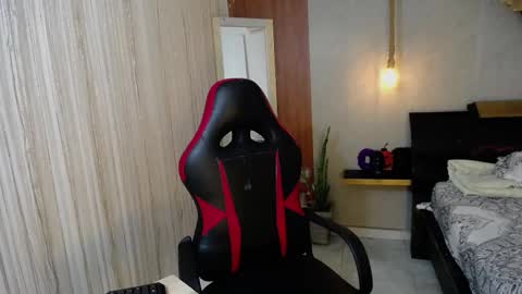 moon_and_fire_ online show from November 9, 2025, 2:48 pm