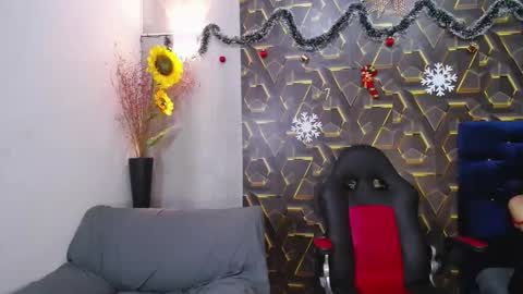 moon_and_fire_ online show from January 19, 2026, 6:06 am