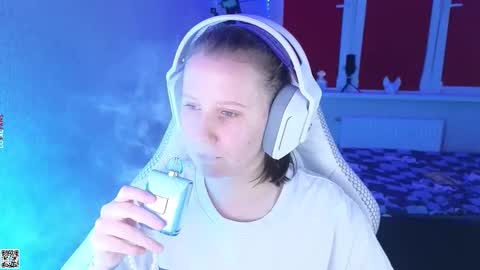 Snapshot of moon_avengers chatting on October 10, 2025, 4:39 pm Lola online show from October 10, 2025, 4:39 pm