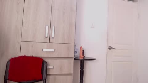 moon_f00x online show from February 8, 2025, 11:13 pm