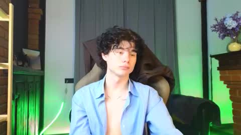 moon_gloww online show from February 15, 2026, 10:14 am