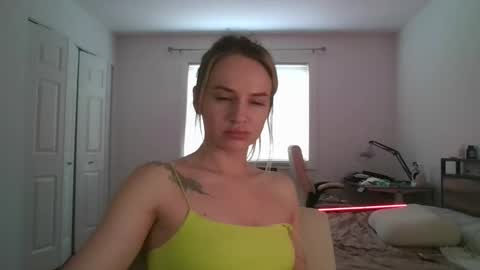 moon_light_girl online show from May 21, 2026, 5:31 pm