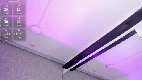 Snapshot of moon_lightt9 chatting on October 12, 2025, 2:16 pm Sarah online show from October 12, 2025, 2:16 pm