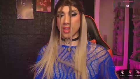 Snapshot of moon_nia chatting on May 19, 2026, 11:00 pm moon_nia online show from May 19, 2026, 11:00 pm