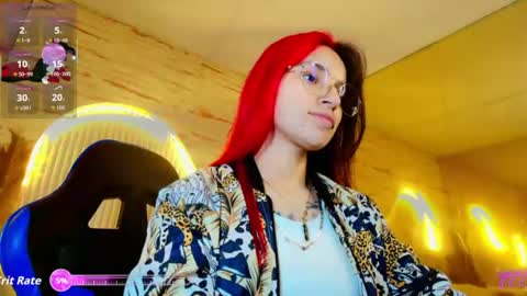 Snapshot of moon_red_r chatting on June 16, 2026, 12:52 pm Moon online show from June 16, 2026, 12:52 pm
