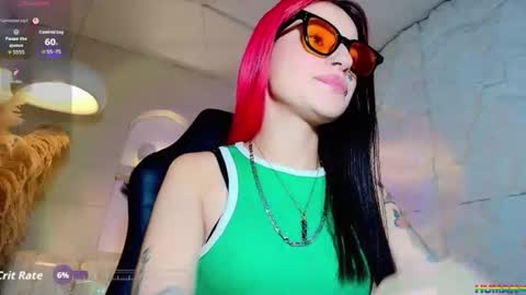 Snapshot of moon_red_r chatting on July 17, 2026, 8:14 pm Moon online show from July 17, 2026, 8:14 pm