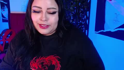 moon_sunflowers online show from September 19, 2025, 3:19 am