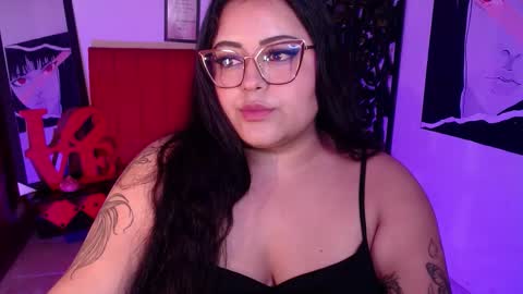 moon_sunflowers online show from October 7, 2025, 3:14 am