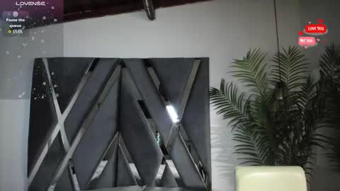 Luna  online show from February 3, 2026, 6:24 pm