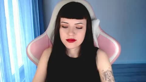 Snapshot of moon_velvet chatting on April 23, 2026, 3:36 pm sophie online show from April 23, 2026, 3:36 pm
