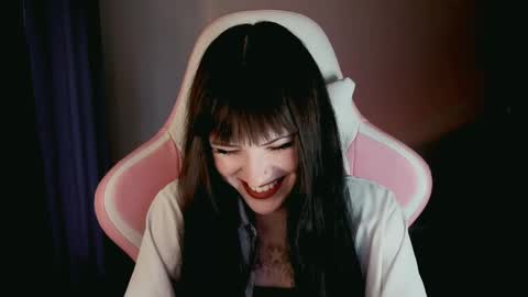 Snapshot of moon_velvet chatting on June 2, 2026, 7:05 pm sophie online show from June 2, 2026, 7:05 pm