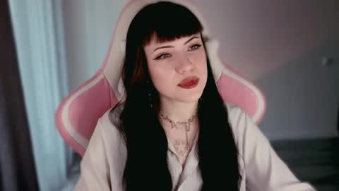 Snapshot of moon_velvet chatting on June 4, 2026, 4:24 pm sophie online show from June 4, 2026, 4:24 pm