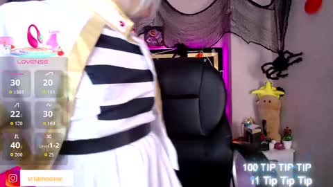 Snapshot of moon_water__ chatting on October 29, 2025, 10:06 am Moon Water   online show from October 29, 2025, 10:06 am