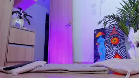 MOON online show from June 5, 2026, 10:59 pm