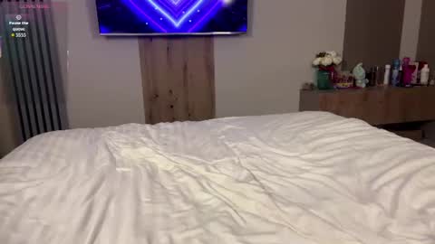 Snapshot of moonavellle_ chatting on June 14, 2026, 12:08 am moonavellle_ online show from June 14, 2026, 12:08 am
