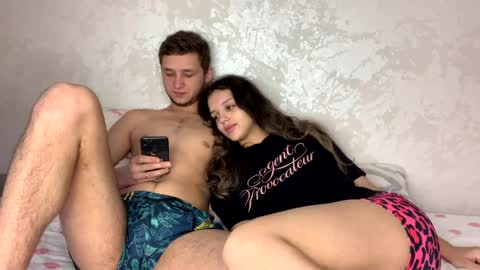 Snapshot of moonbabycouple chatting on May 14, 2026, 6:09 am Dan and Kate online show from May 14, 2026, 6:09 am