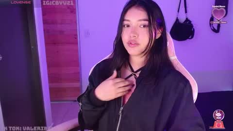 Snapshot of moonbella_bell chatting on October 31, 2025, 10:00 pm bell  online show from October 31, 2025, 10:00 pm