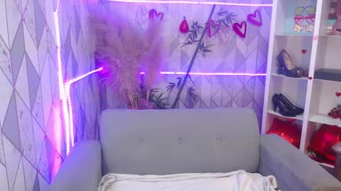 Snapshot of mooncharlotte chatting on September 19, 2025, 8:53 pm Charlotte online show from September 19, 2025, 8:53 pm