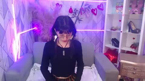 Snapshot of mooncharlotte chatting on October 14, 2025, 7:58 pm Charlotte online show from October 14, 2025, 7:58 pm