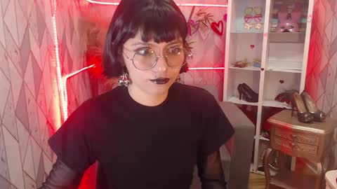 Snapshot of mooncharlotte chatting on October 18, 2025, 6:08 pm Charlotte online show from October 18, 2025, 6:08 pm